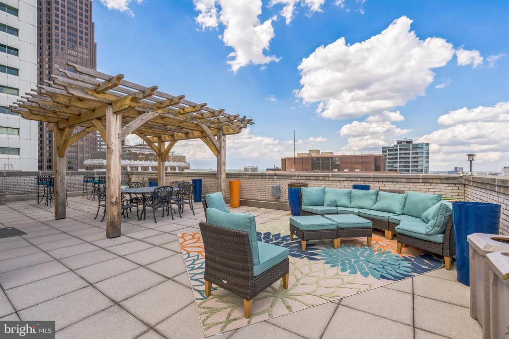 1600-18 ARCH ST #1018
