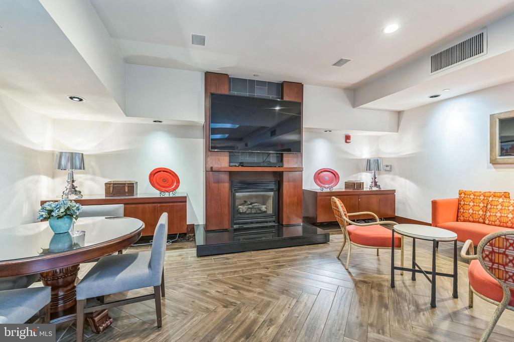 1600-18 ARCH ST #1018