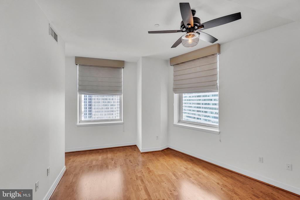 1600-18 ARCH ST #1018