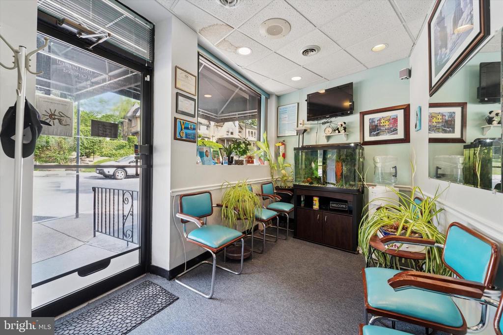 3 W GOWEN AVENUE