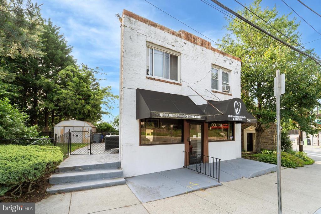3 W GOWEN AVENUE