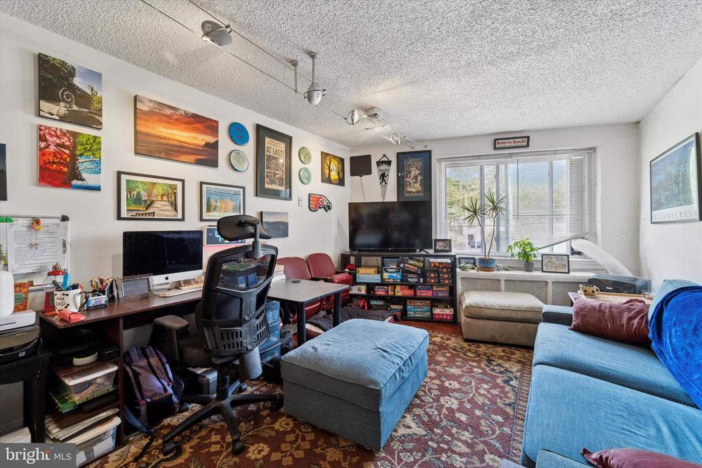 3 W GOWEN AVENUE