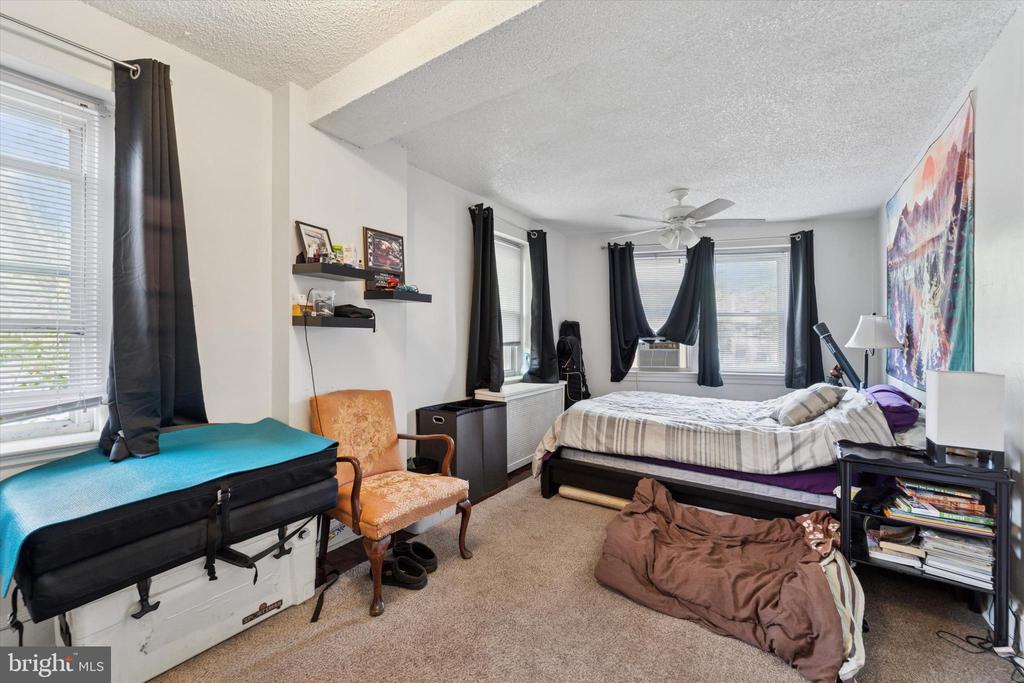 3 W GOWEN AVENUE