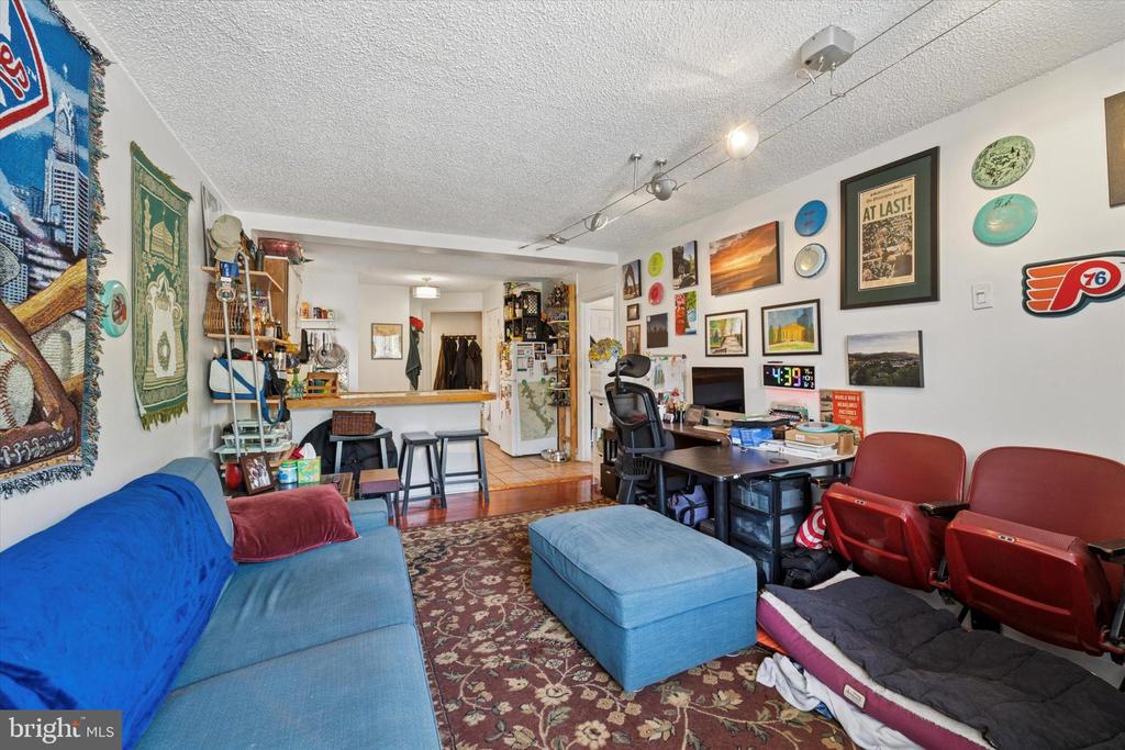 3 W GOWEN AVENUE
