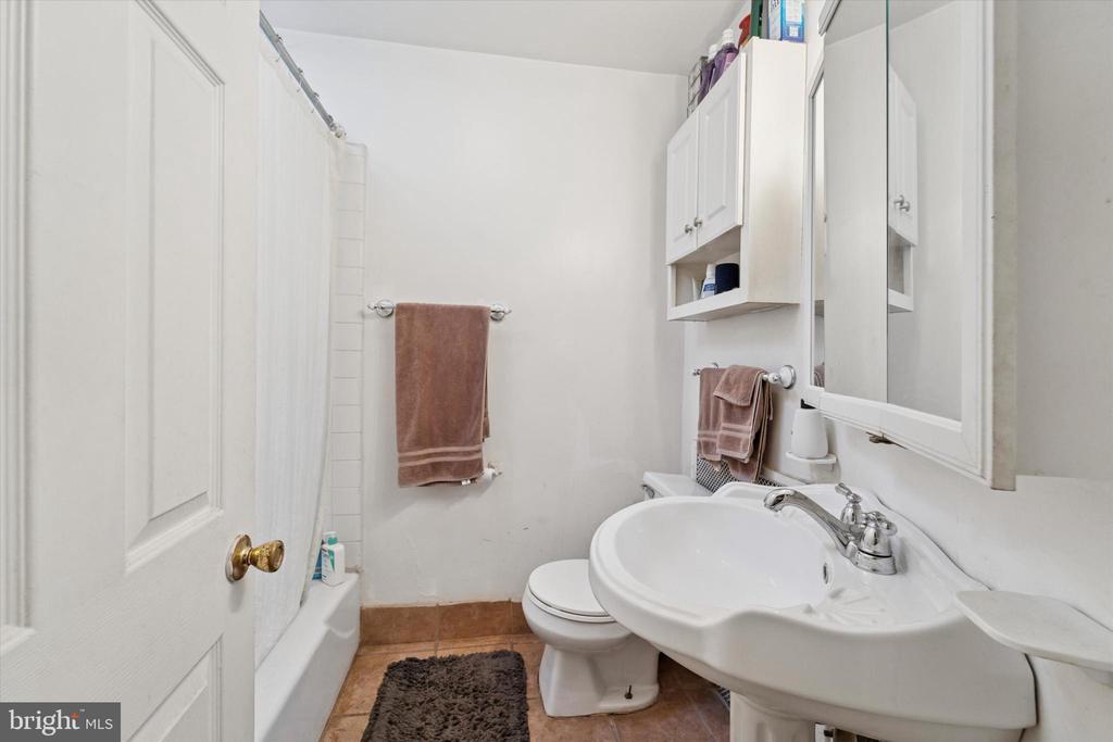 3 W GOWEN AVENUE