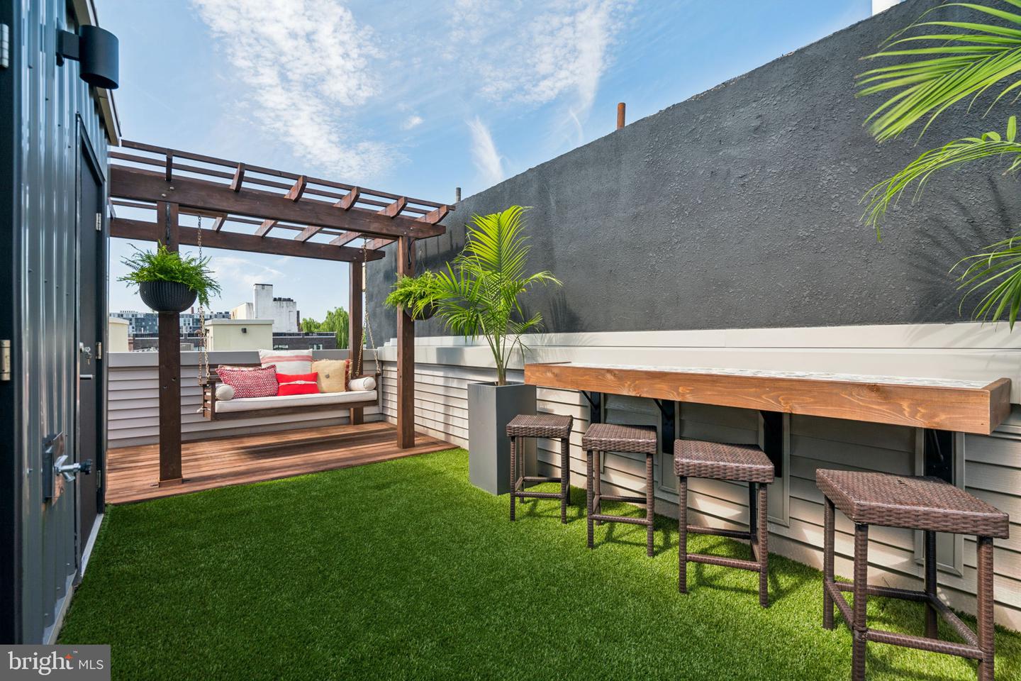 1418 Pemberton St