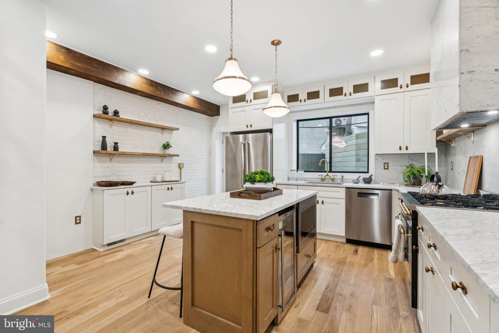 1310 E Passyunk Ave