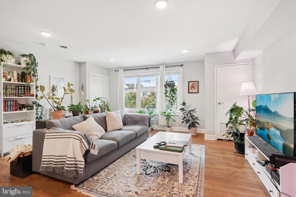 4579 Manayunk Ave