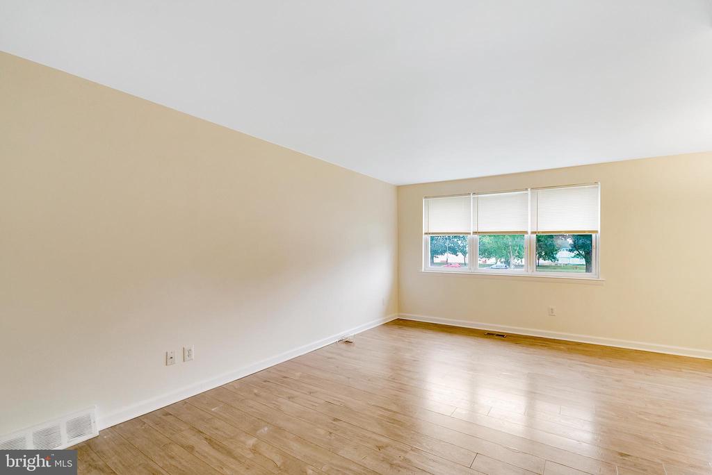 9754 E ROOSEVELT BLVD #1