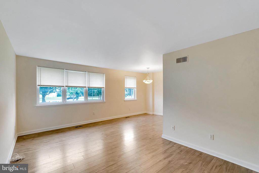 9754 E ROOSEVELT BLVD #1
