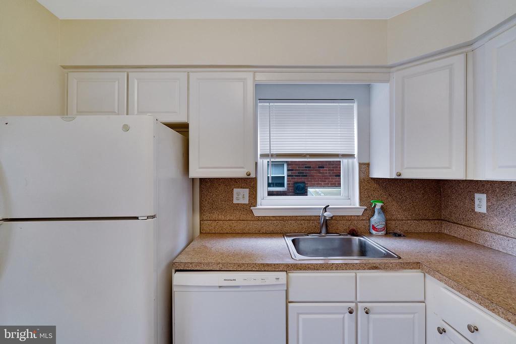 9754 E ROOSEVELT BLVD #1