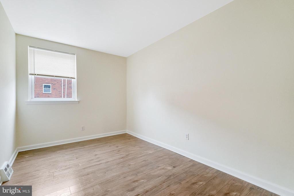 9754 E ROOSEVELT BLVD #1