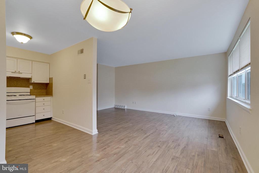 9754 E ROOSEVELT BLVD #1