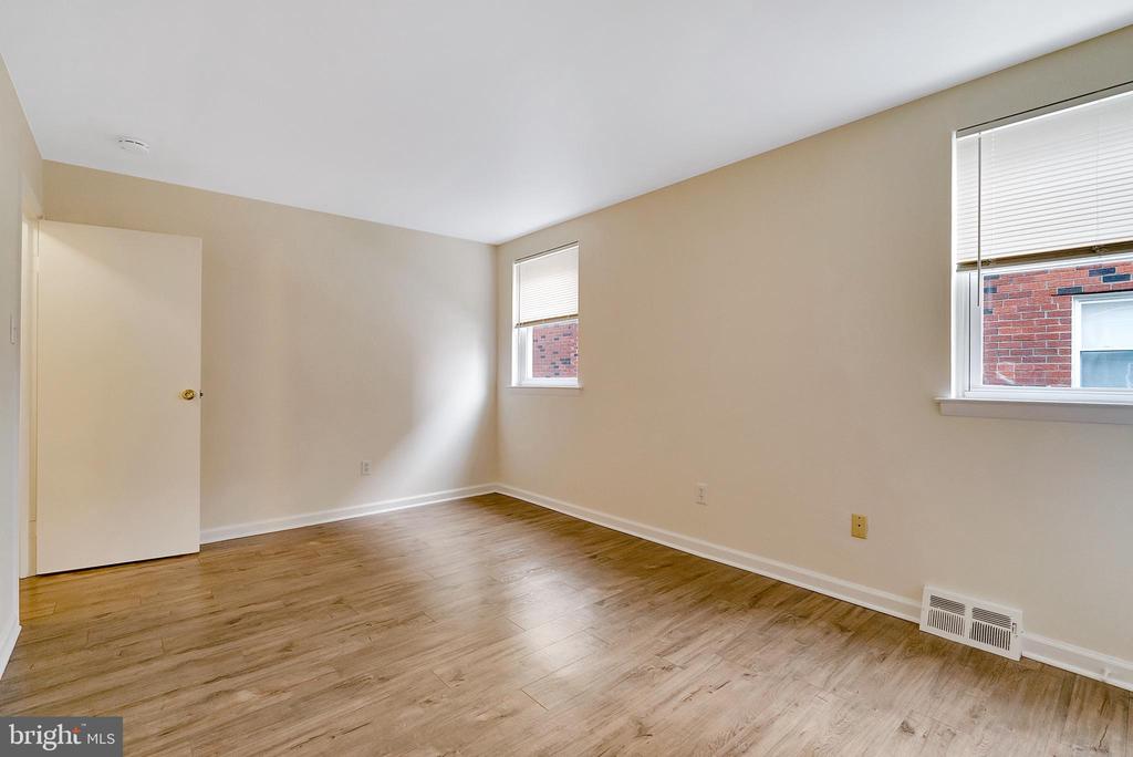 9754 E ROOSEVELT BLVD #1