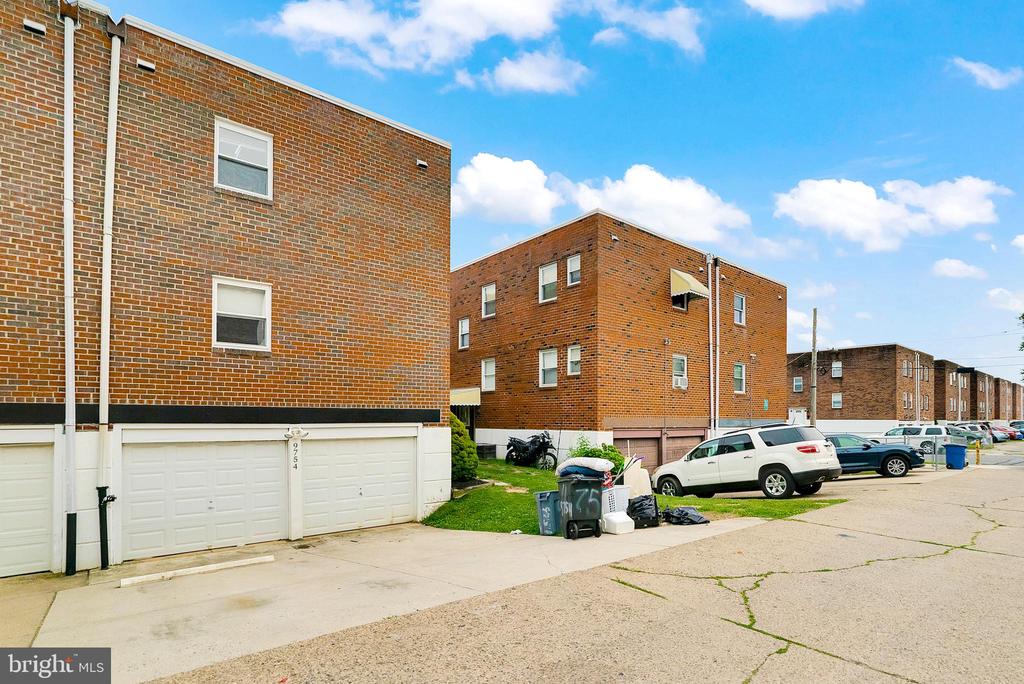 9754 E ROOSEVELT BLVD #1