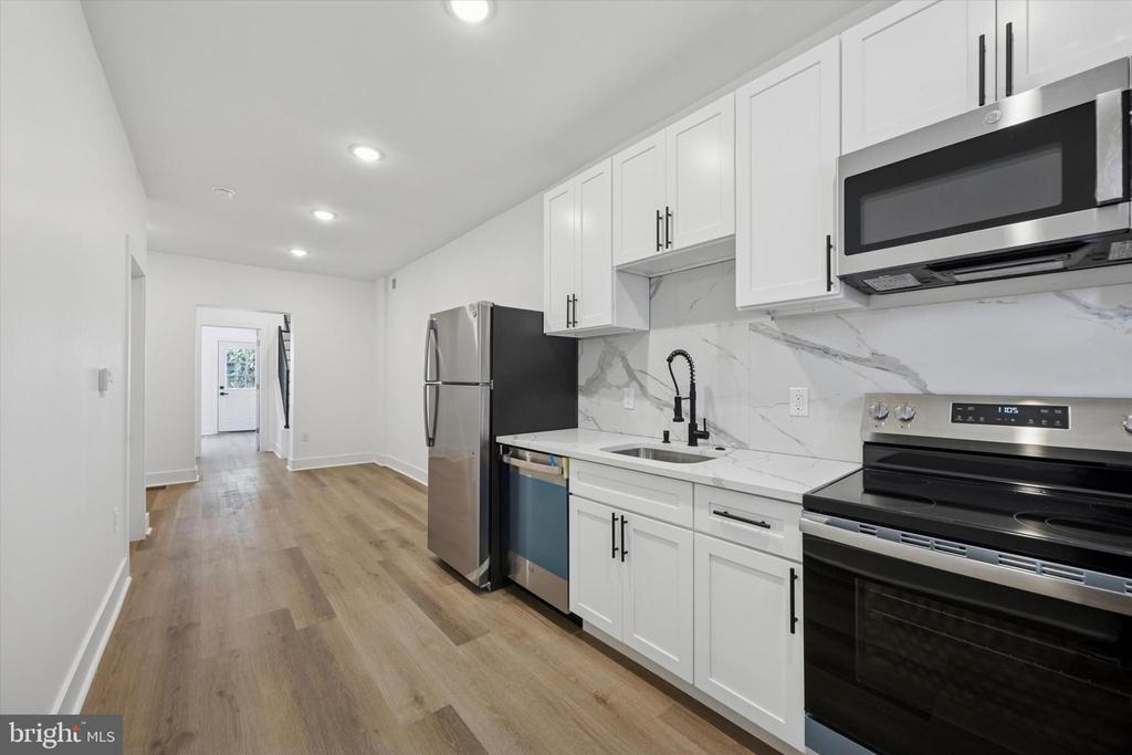 2142 E LETTERLY STREET UNIT A