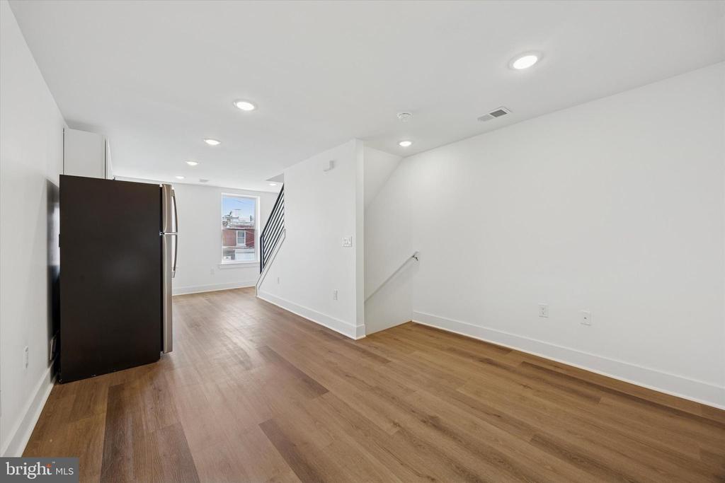 2142 E LETTERLY STREET UNIT A