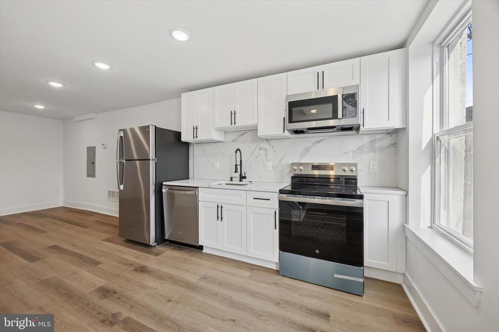 2142 E LETTERLY STREET UNIT A