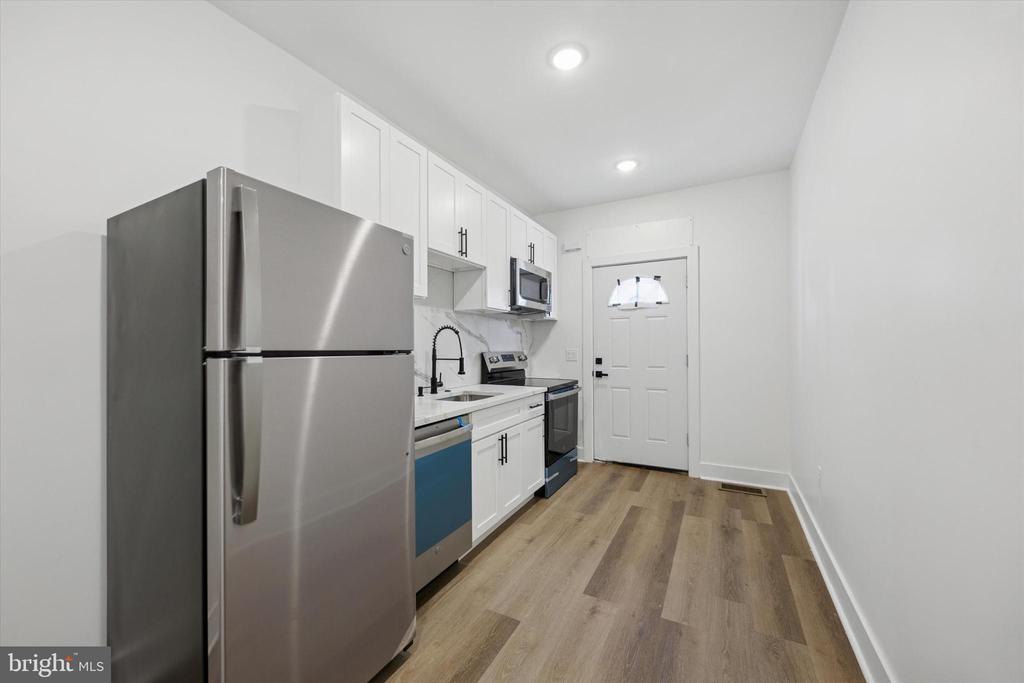 2142 E LETTERLY STREET UNIT A