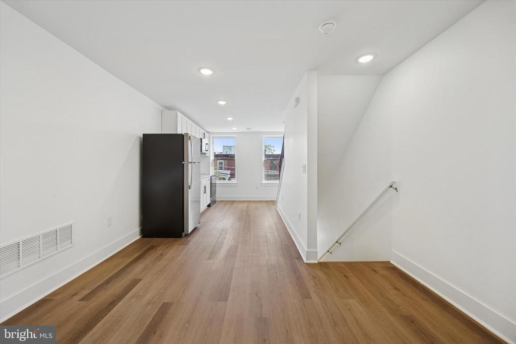 2142 E LETTERLY STREET UNIT A