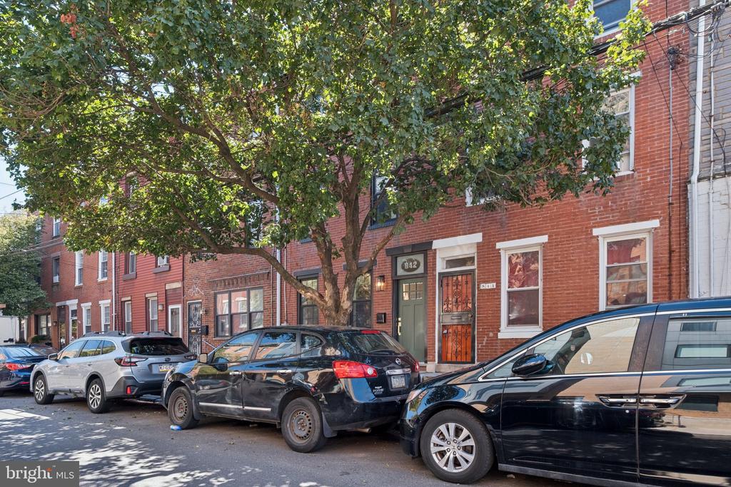 842 WHARTON STREET