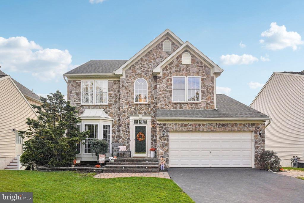 8227 ROSE PETAL DRIVE