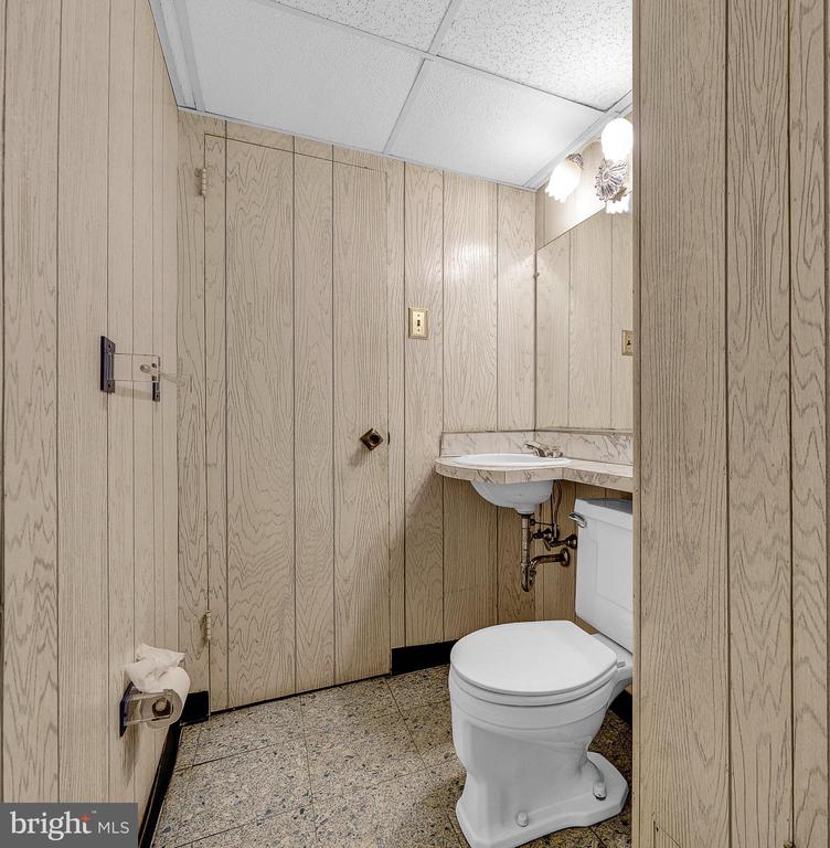 8305 STRAHLE PLACE