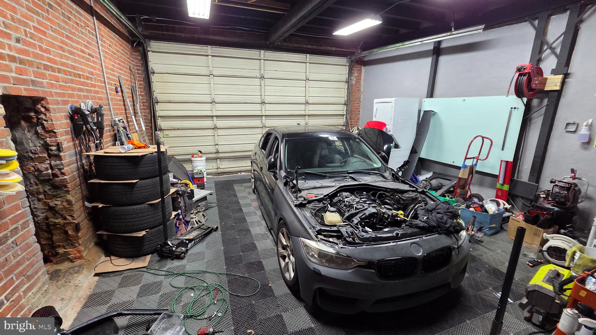 2605 FRANKFORD AVENUE