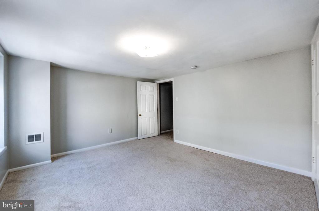 4442 BAKER STREET