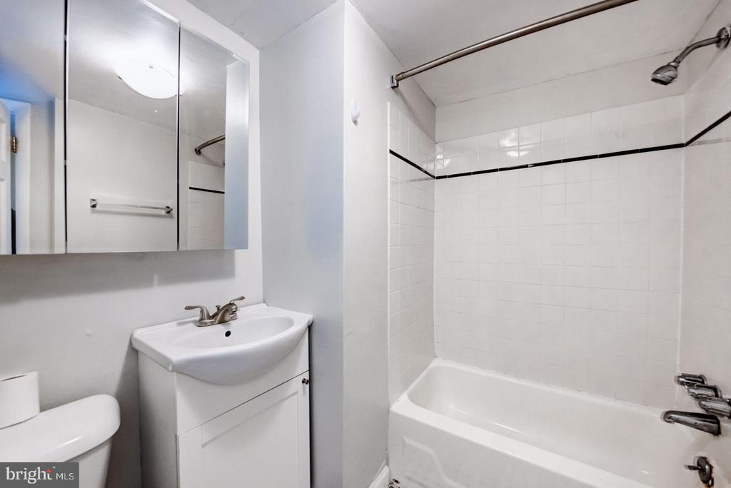 4442 BAKER STREET