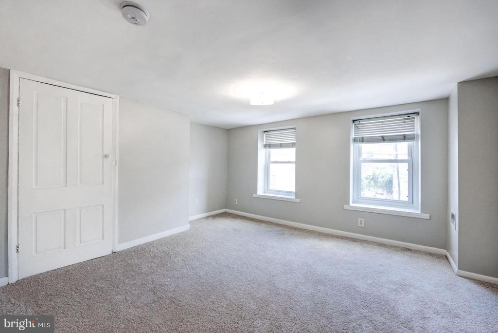 4442 BAKER STREET