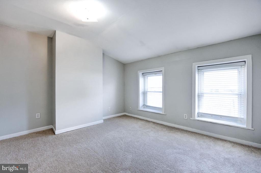 4442 BAKER STREET