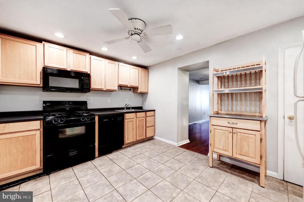 4442 BAKER STREET