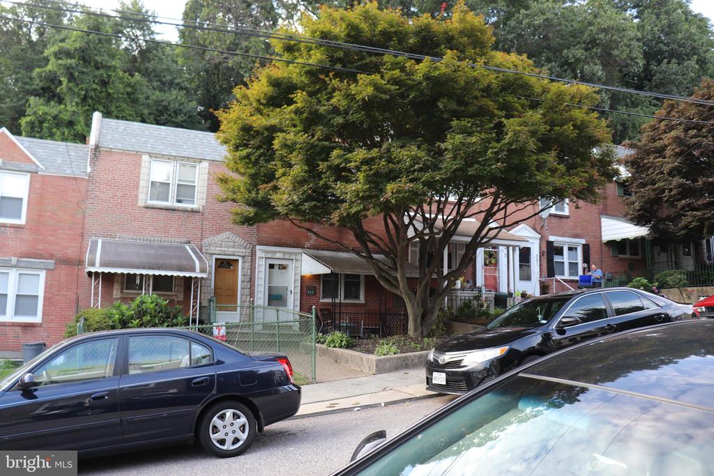 317 W SALAIGNAC STREET