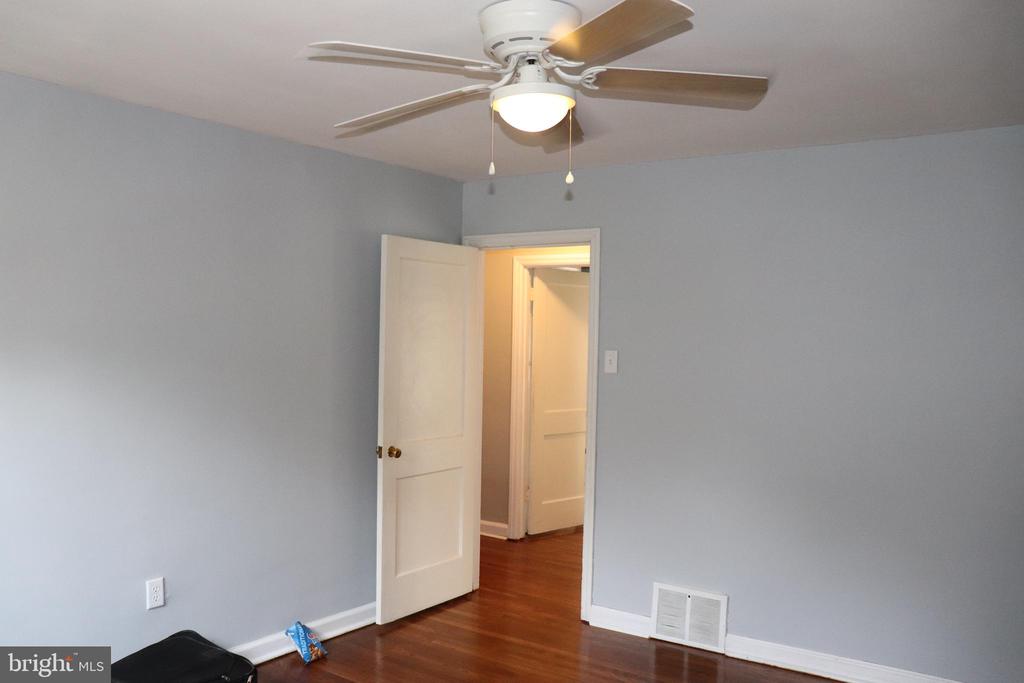 317 W SALAIGNAC STREET