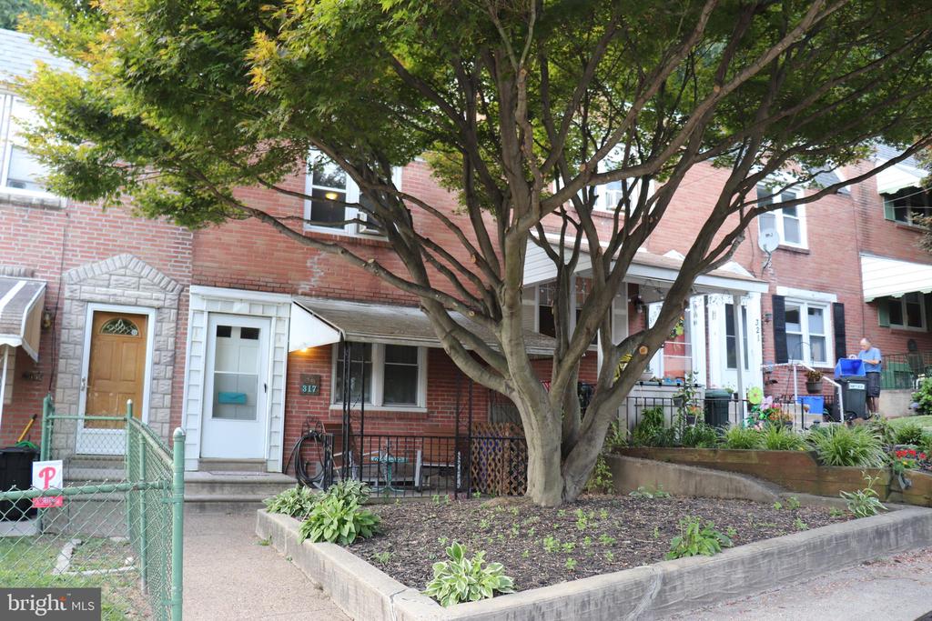 317 W SALAIGNAC STREET