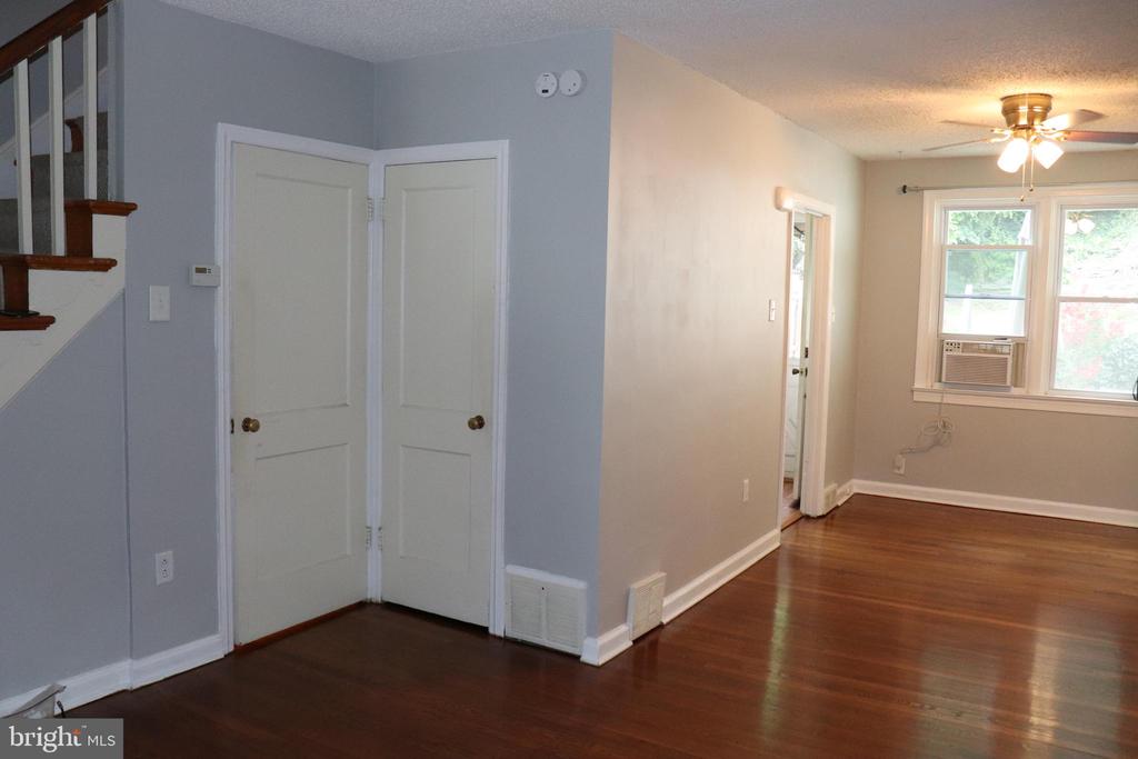 317 W SALAIGNAC STREET