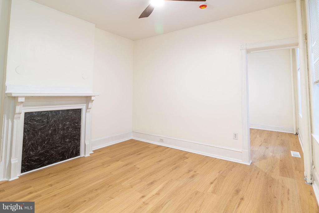 427 N PRESTON STREET 1ST FLOOR