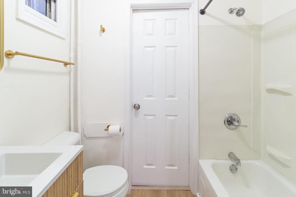 427 N PRESTON STREET 1ST FLOOR