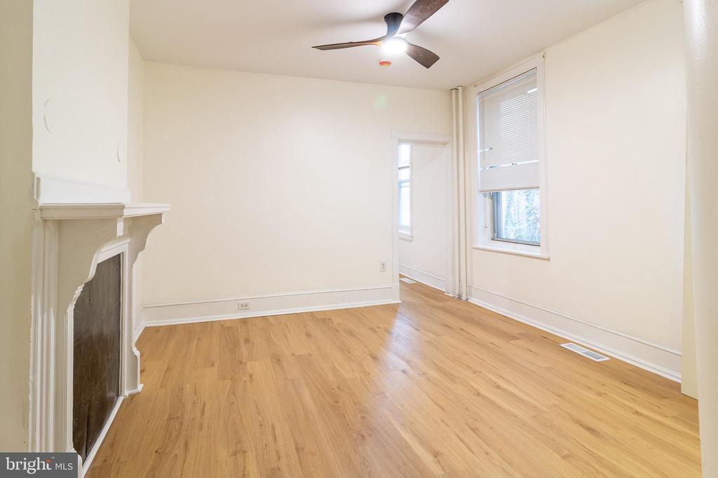 427 N PRESTON STREET 1ST FLOOR