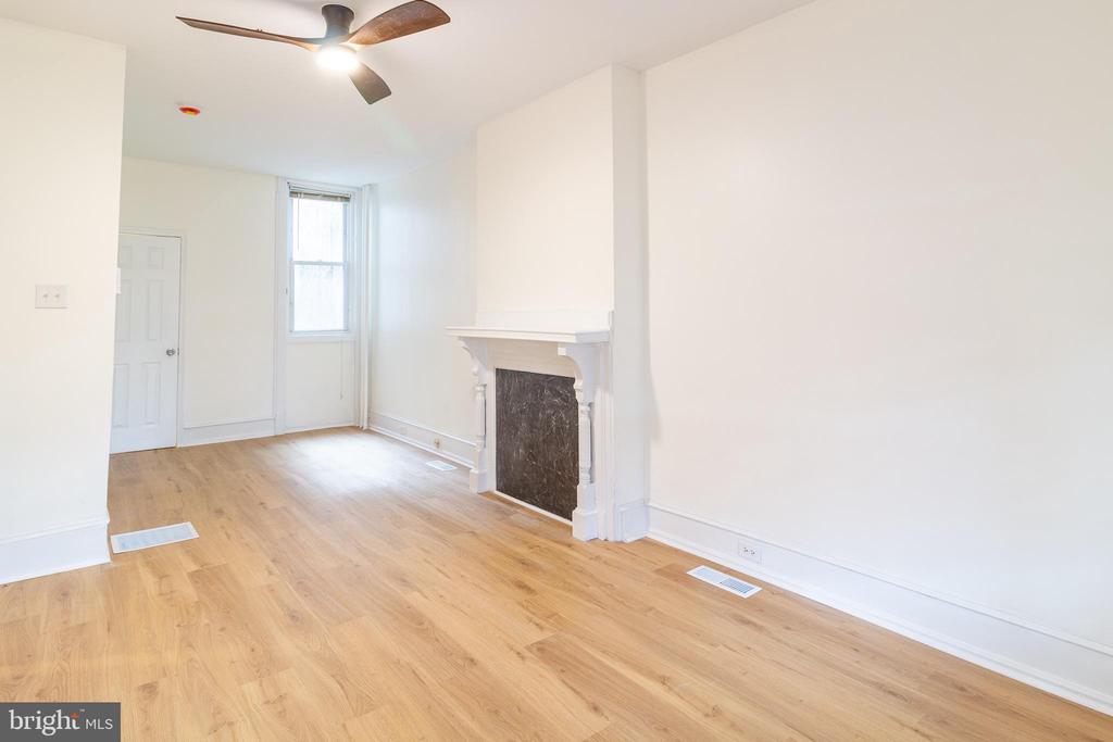 427 N PRESTON STREET 1ST FLOOR