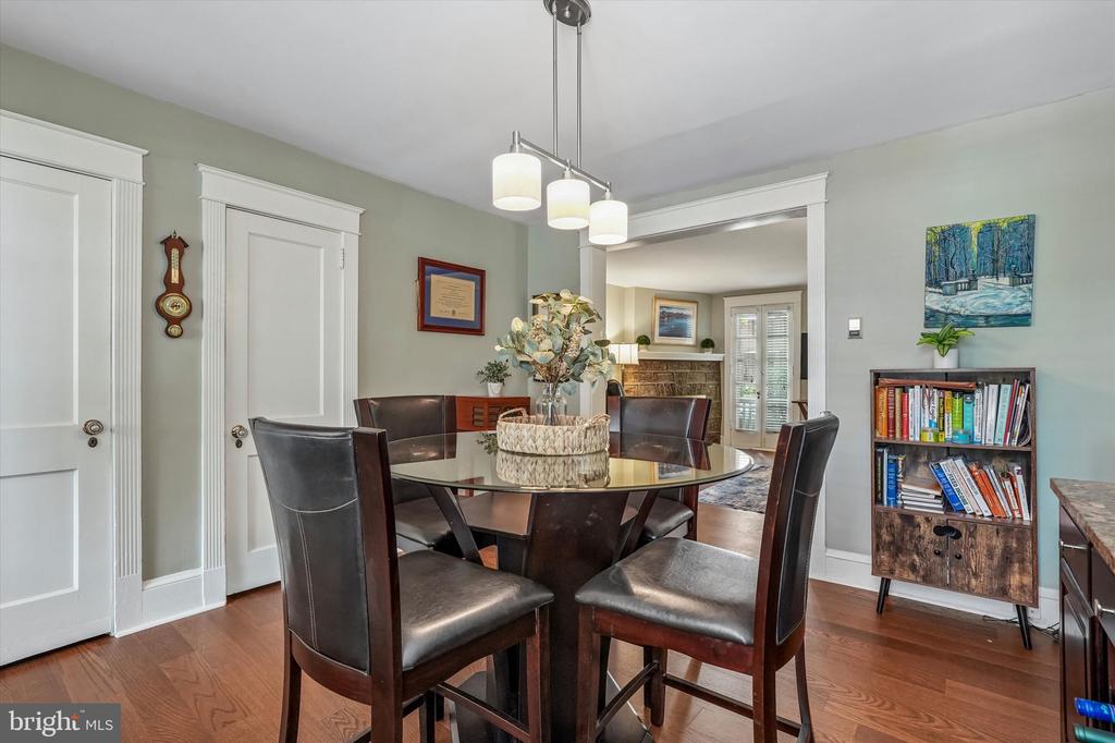 3427 W QUEEN LANE
