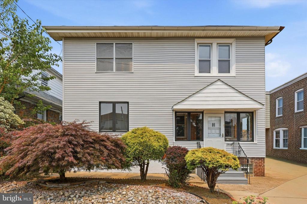 1909 RHAWN STREET