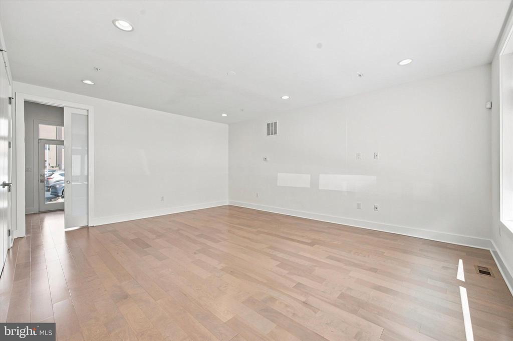 840 N 3RD STREET