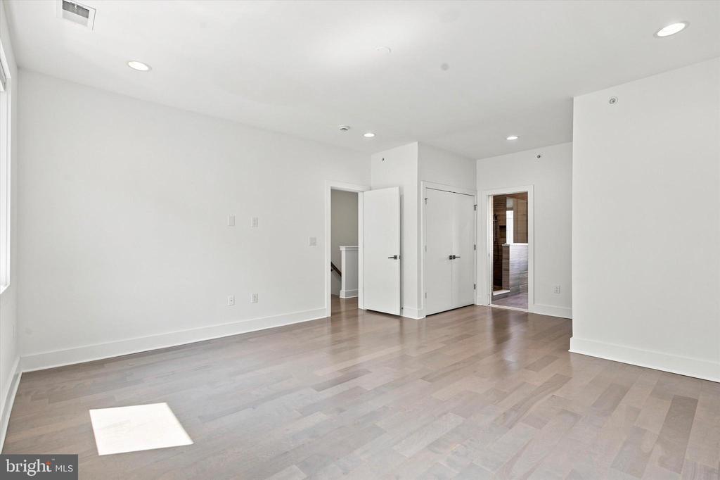 840 N 3RD STREET