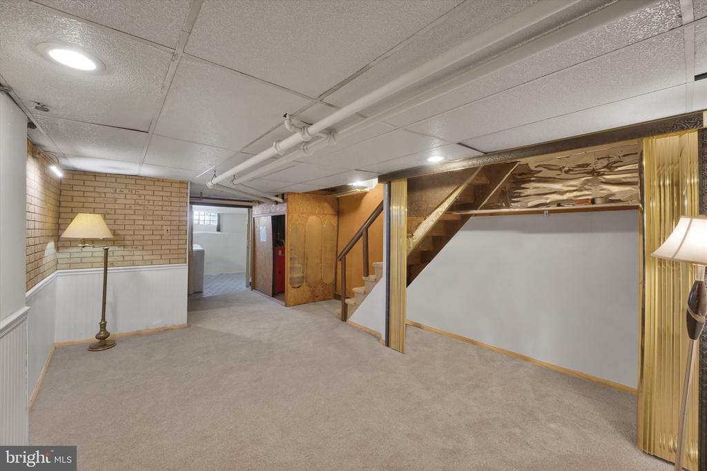 7626 FAYETTE STREET