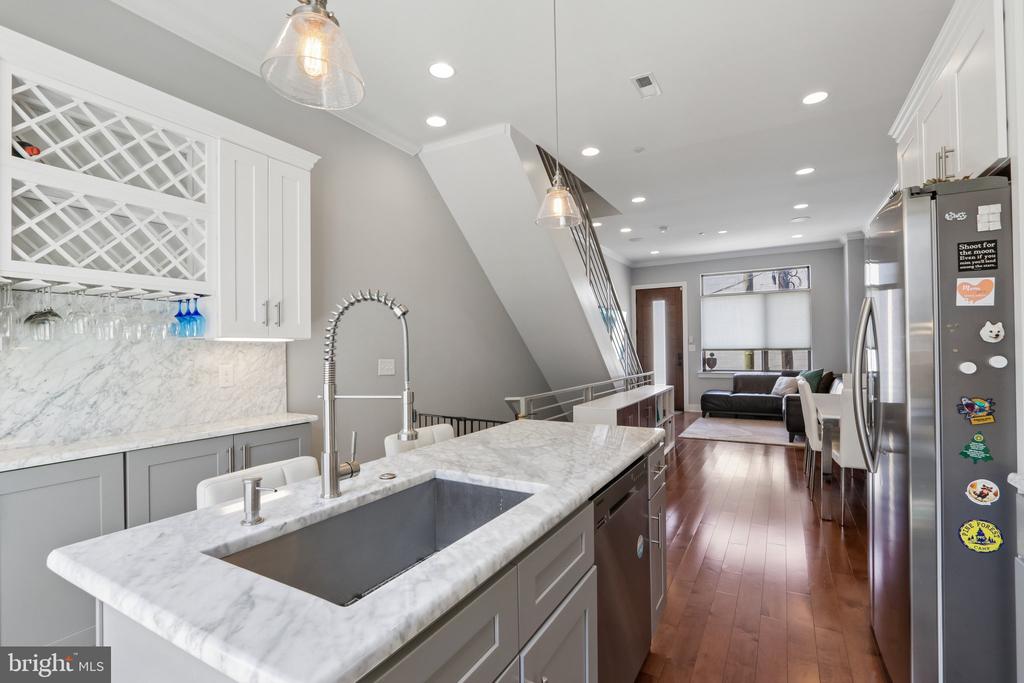 1333 S LAMBERT STREET