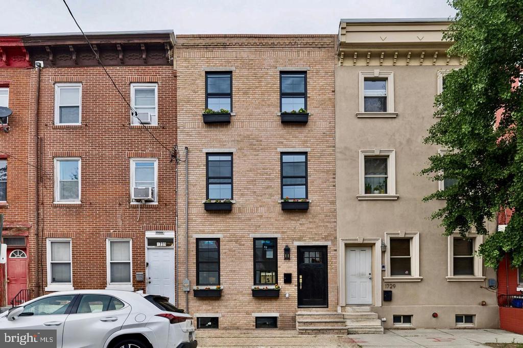 1731 CHRISTIAN STREET