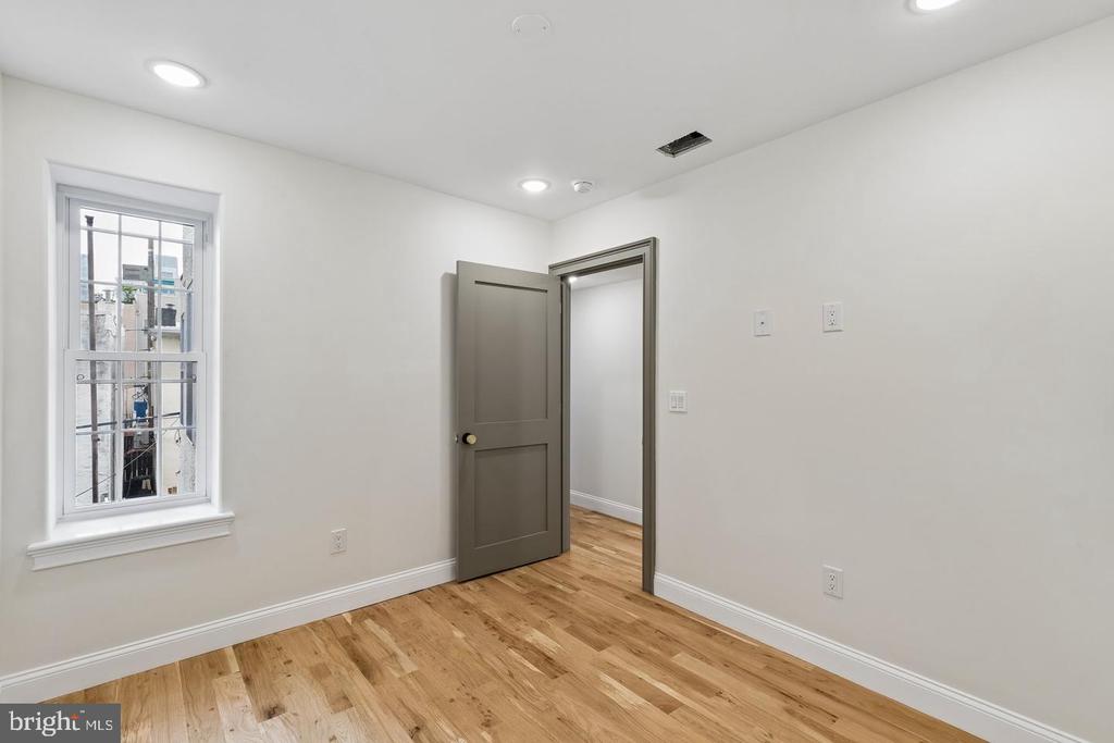 1731 CHRISTIAN STREET