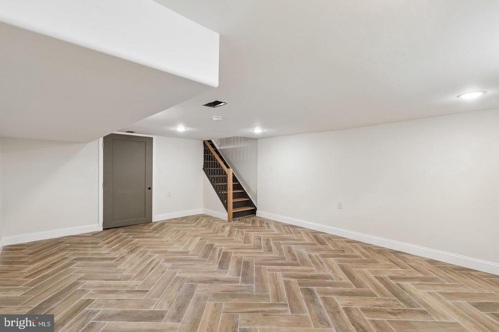 1731 CHRISTIAN STREET